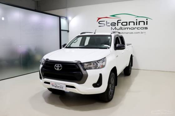 TOYOTA HILUX 2.8 D-4D TURBO DIESEL CD SR 4X4 AUTOMÁTICO
